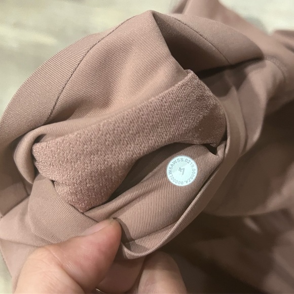 Lululemon Time to Sweat 23’ light pink/rose colour size 4 - Picture 2 of 3